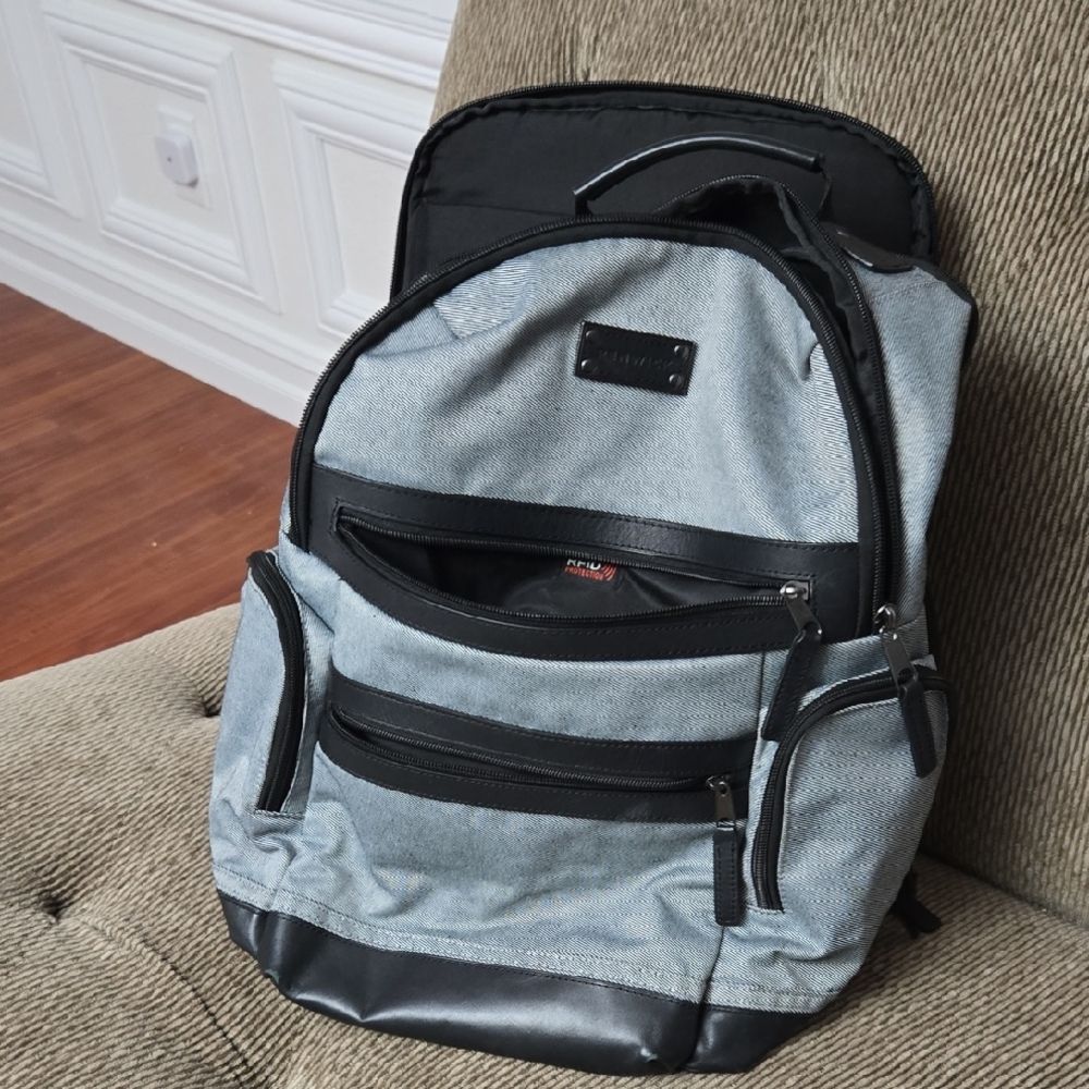 Gray and Black Sporty Backpack with Classic Design